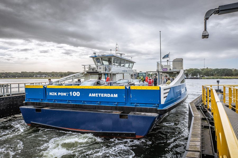 Technologie ABB zajišťují rychlé nabíjení nových, elektřinou poháněných trajektů v Amsterdamu