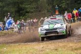 Jezdec ŠKODA Jan Kopecký vede v kategorii WRC 2