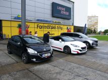 Arkády Pankrác - Sraz a výstava automobilů značky Peugeot